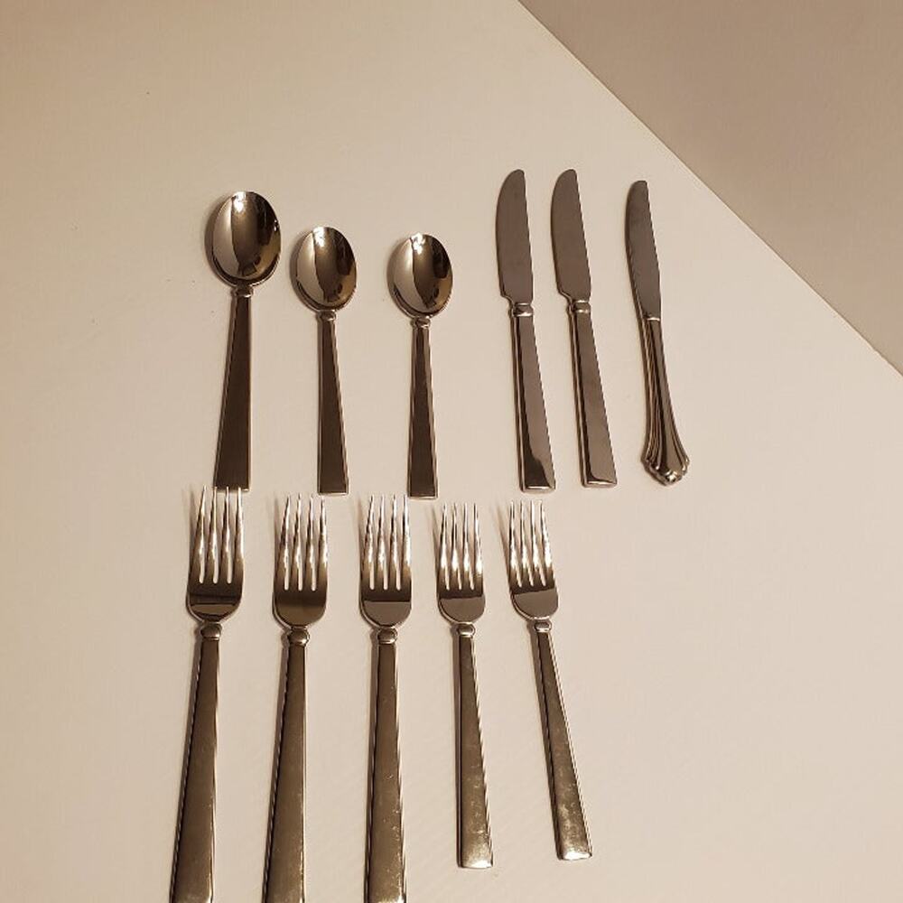 Lot of 10 Pieces Pfaltzgraff Glossy Stainless Flatware. Pre-owned, good shape